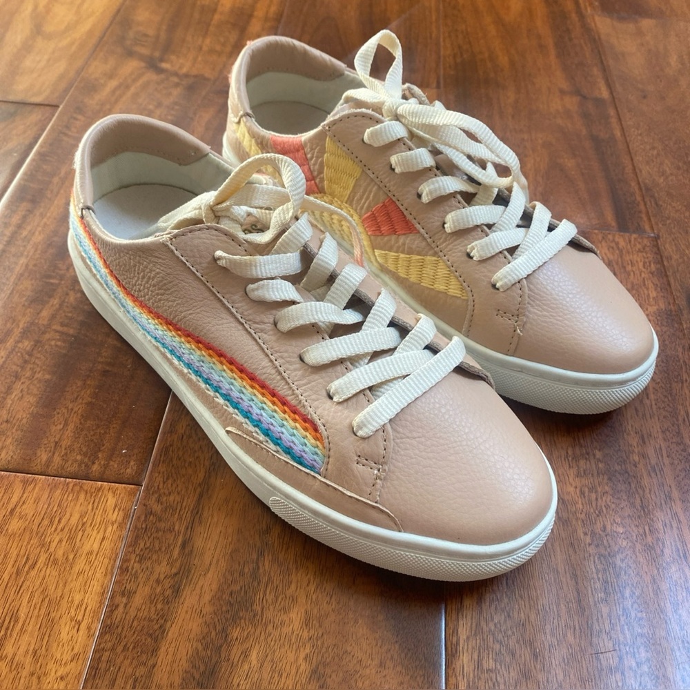 Soludos GOOD VIBES Rainbow Wave Sunshine LEATHER Sneakers Size 7.5 embroidered